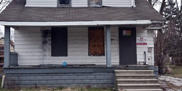 selling distressed house