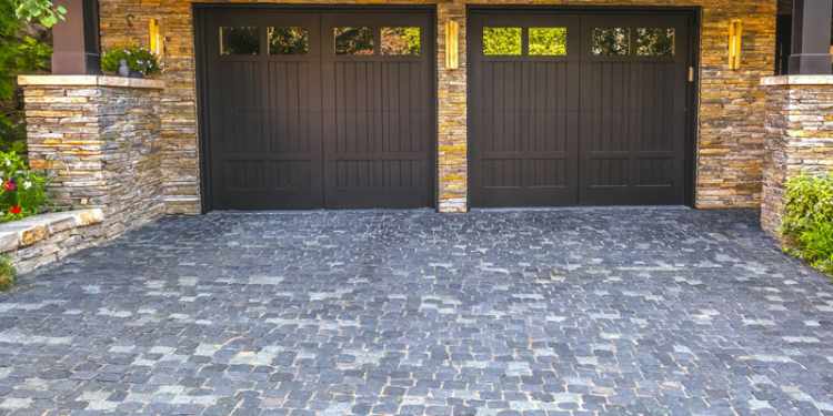 choosing garage door services