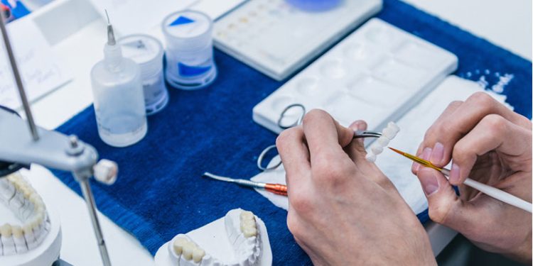 Choose Your Dental Laboratory Wisely for Better Practice