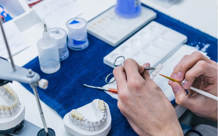 Choose Your Dental Laboratory Wisely for Better Practice