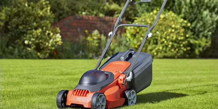 Benefits of Buying Used Lawn Mowers
