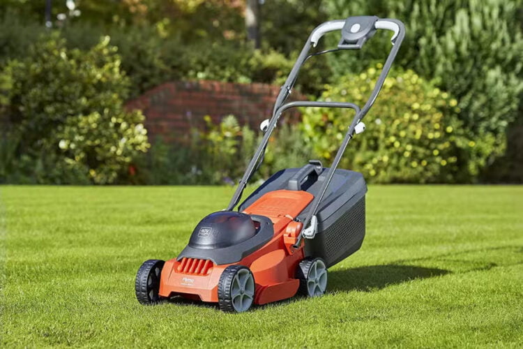 Benefits of Buying Used Lawn Mowers