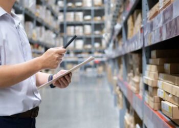 The Benefits of Selling Wholesale to Retailers and How to Make the Most of Them