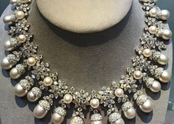 How to Choose Versatile Jewelry That Complements Every Outfit and Occasion